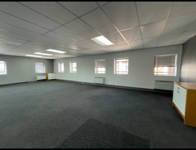 188.25M² OFFICE TO LET IN RIVONIA